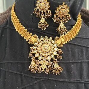 Elegant Gold and Black Bead Jewelry Set
